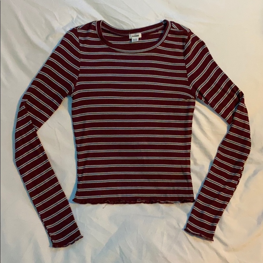 Fitted, striped, long-sleeve tee, maroon.